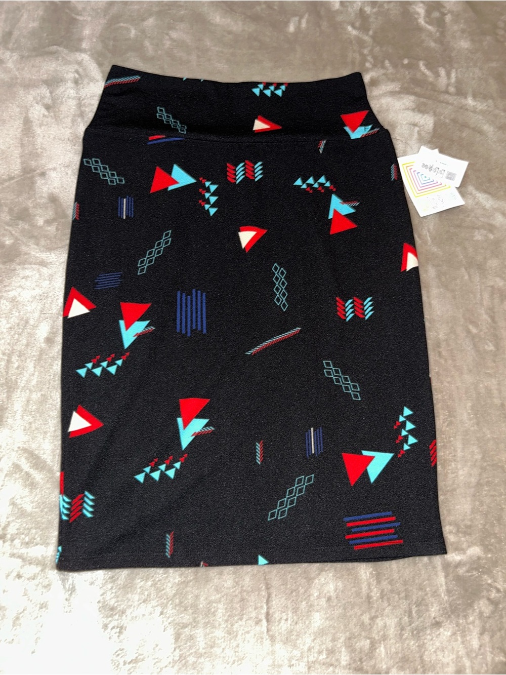 NWT LuLaRoe Cassie Pencil Skirt with Red and Teal Geometric Print Size Small